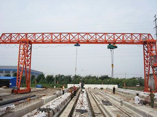 MH型3-10噸電動葫（hú）蘆單梁門式起重機（桁架形狀）